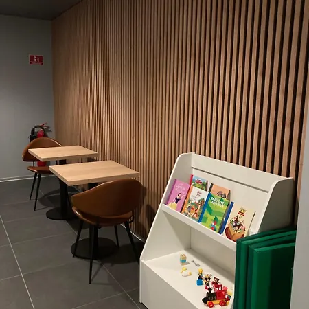 Hotel Cabinn Plus Esbjerg 3*