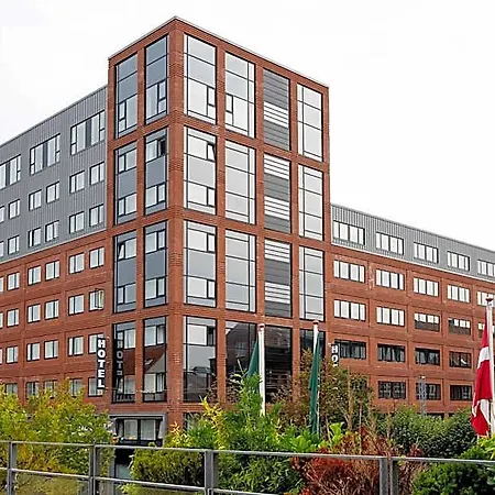 Cabinn Plus Esbjerg מלון 3*