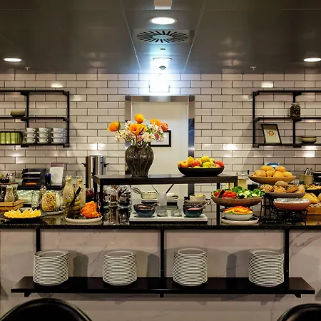 Cabinn Plus Esbjerg Hotel 3*